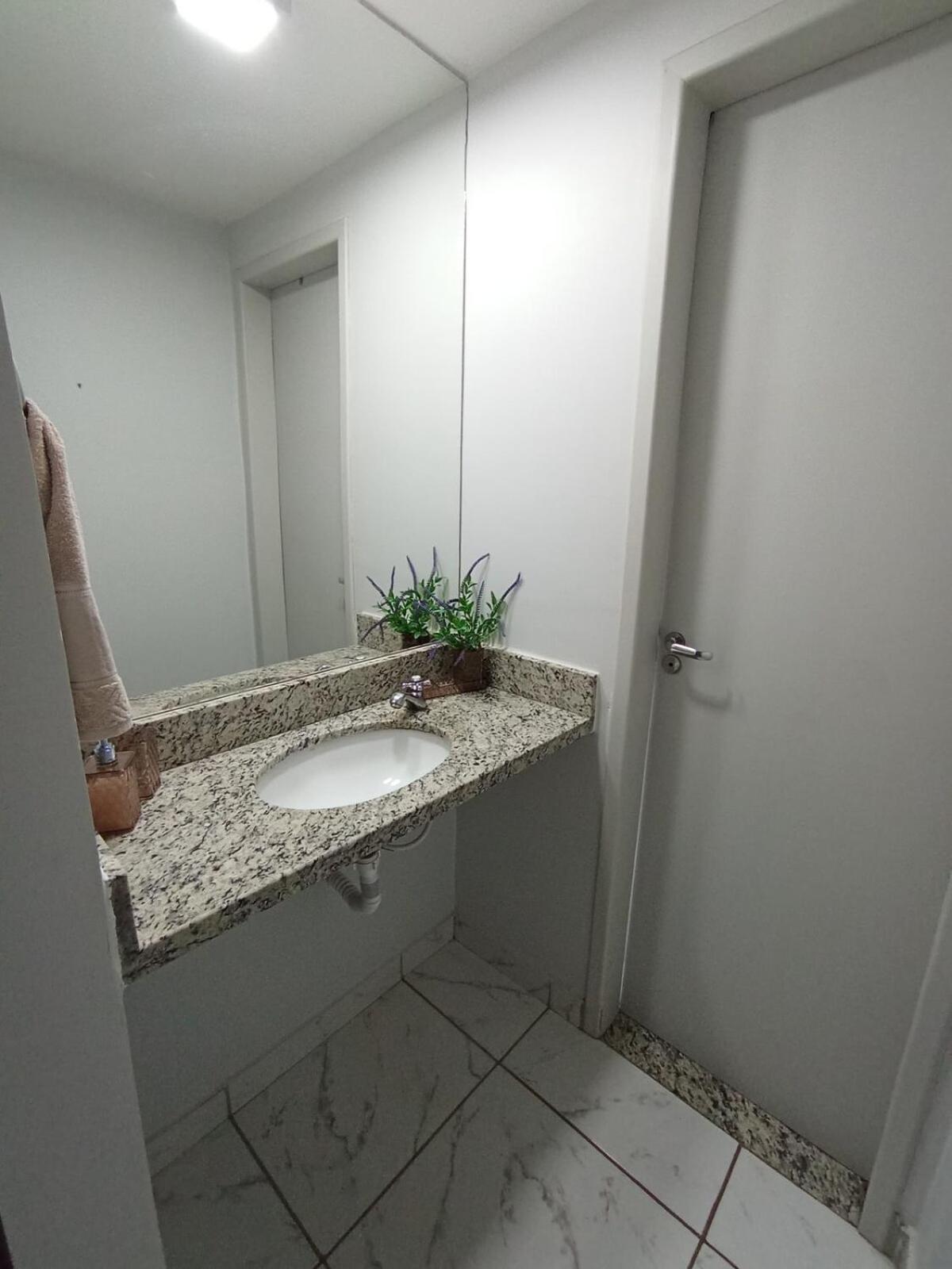 Lagoa Quente - De 2 Quartos Em